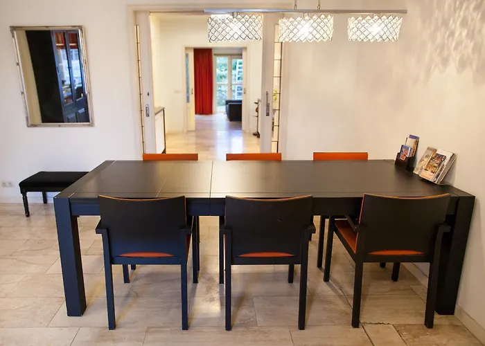 Vakantieverhuur: Suite 30 - kingsize groundfloor hotelapartment with parking